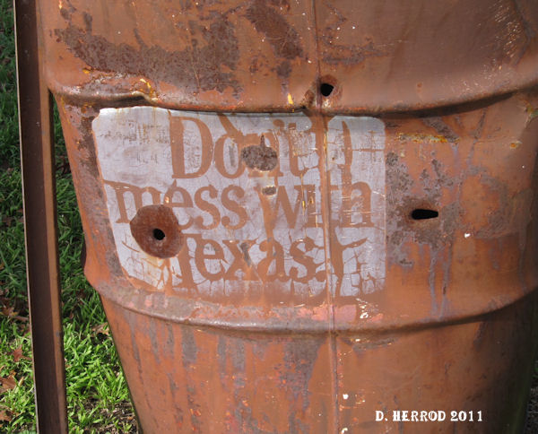 Don't Mess With Texas Trash Can